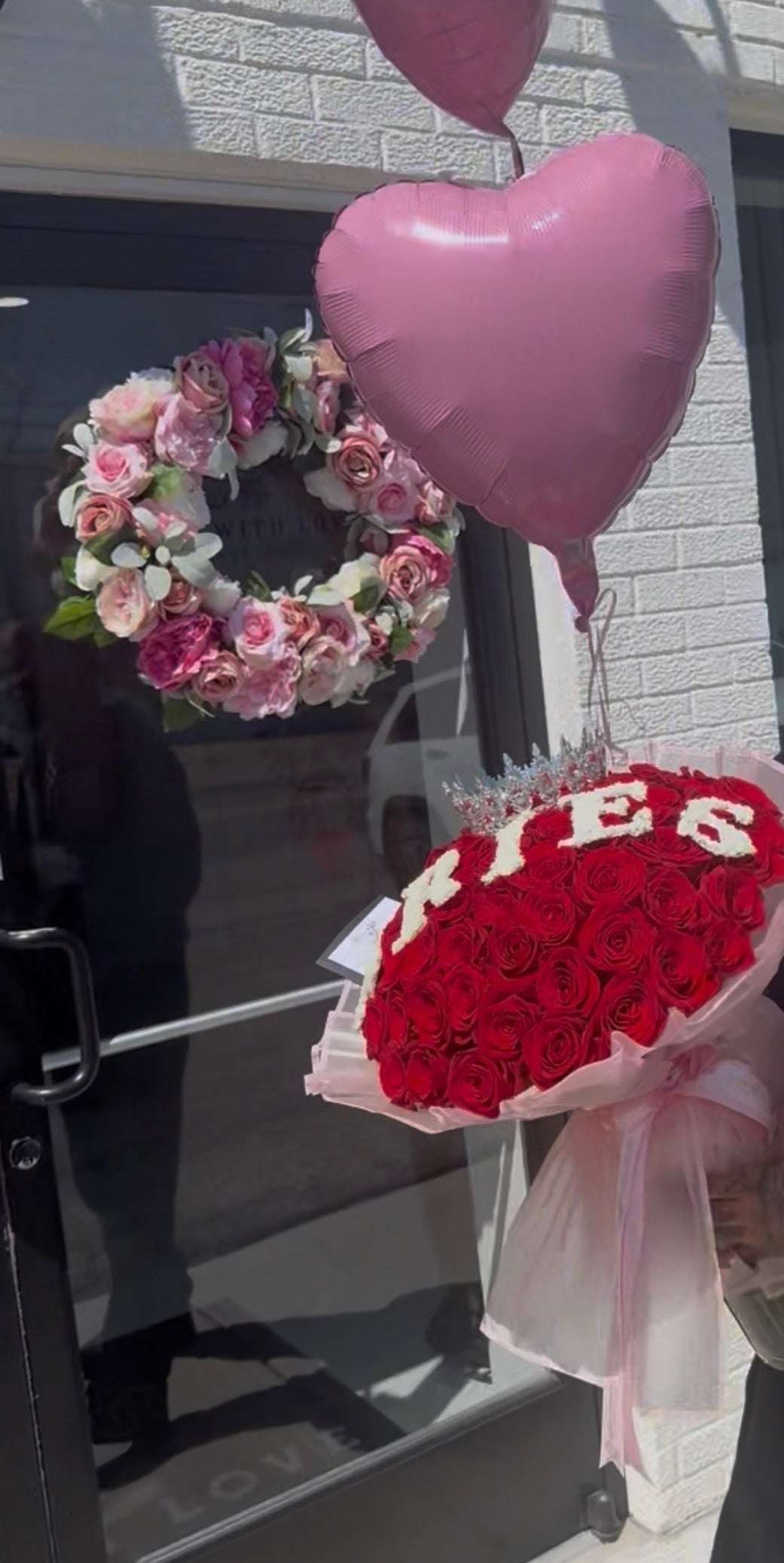 𝘈𝘳𝘪𝘦𝘴 Rose Bouquet